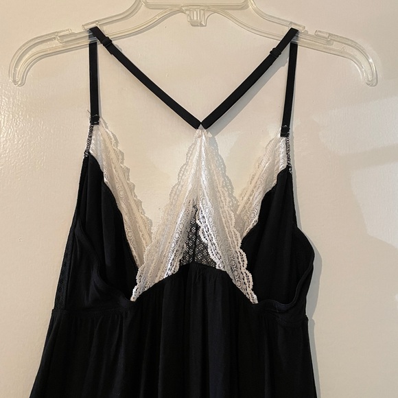Black Negligee with White Lace Trim - Picture 3 of 4